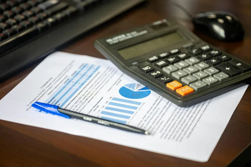 Gratuity calculation formula breakdown with tiers